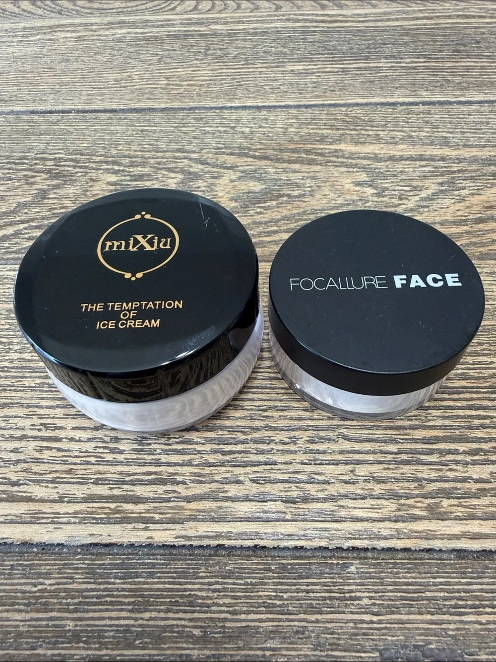 2 Translucent Setting Powder - Black Lid No. 1 Pure Plant Powder Ice Cream